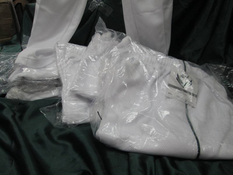 Qty 8 Af sports white with green pi...