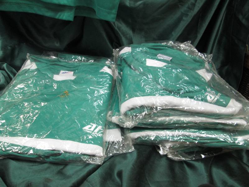 3-M and 6 XL AF sports green and wh...
