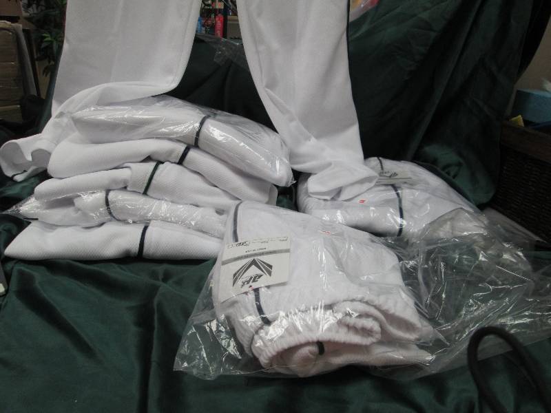 5-S, M, L,  and XL white pants...