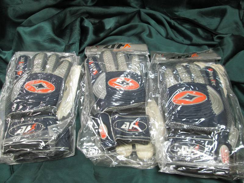 Qty 3 pairs of AF sprots goal keepe...