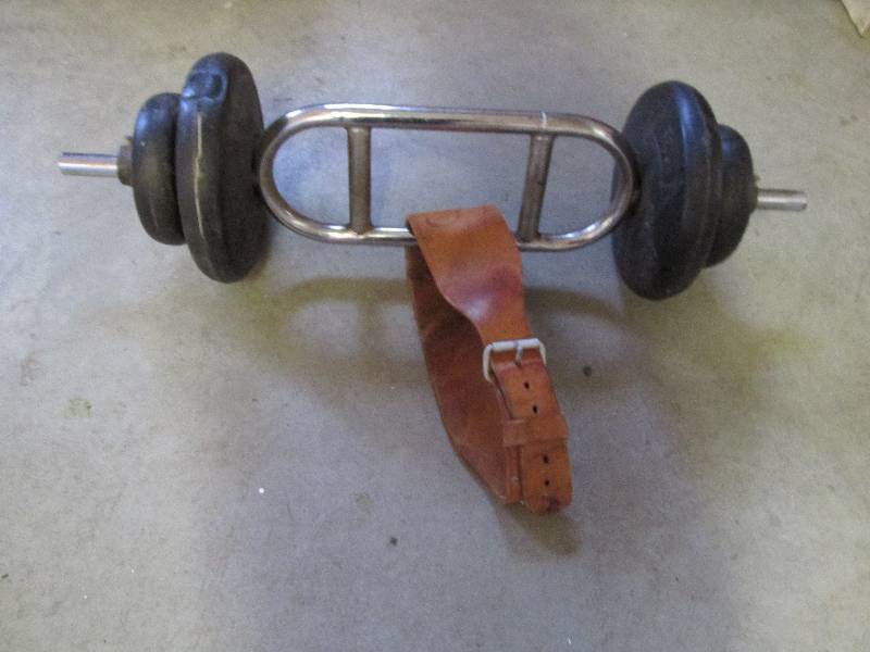Weight set with lifting support bel...