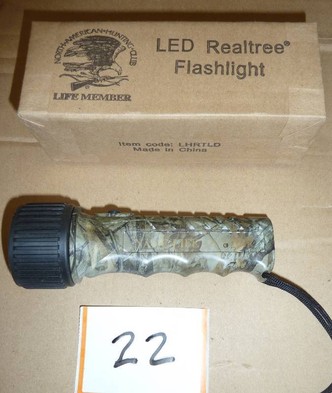Two 7-led camo flashlights - new...