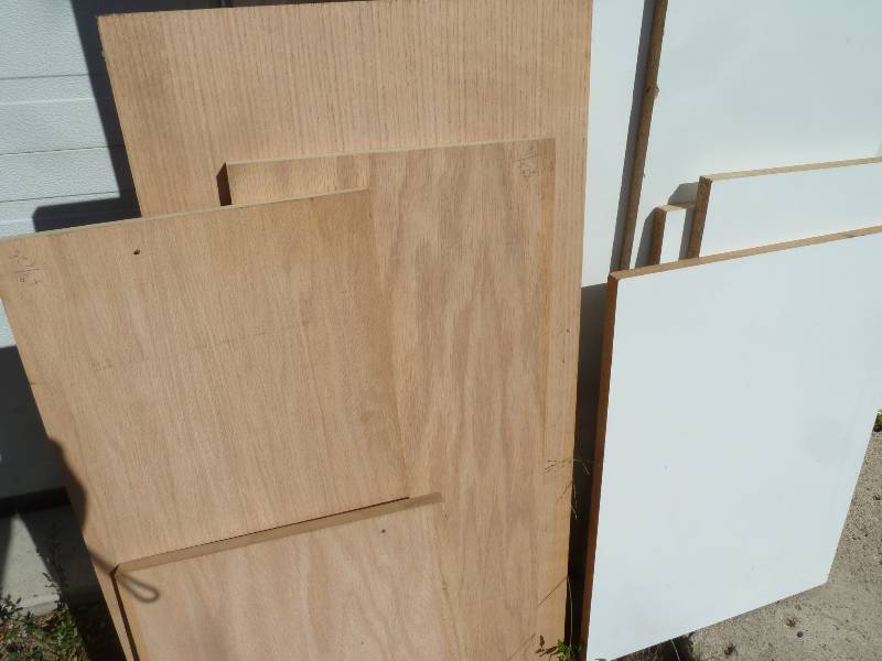 Lot of wood for shelving - 9 melami...