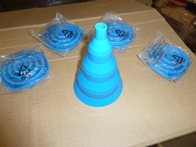 5 silicone collapsible funnels...