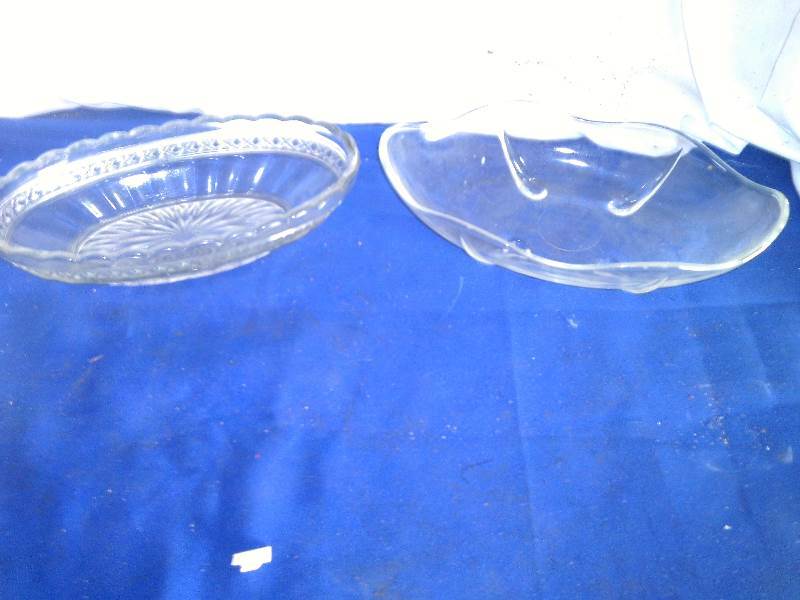 2 vintage glass bowls