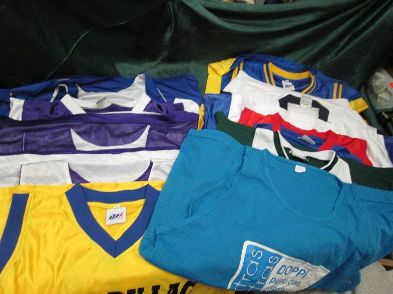 10 sleeveless shirts variety of sty...