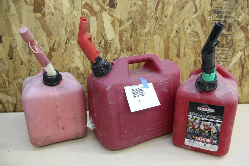 3 plastic gas cans