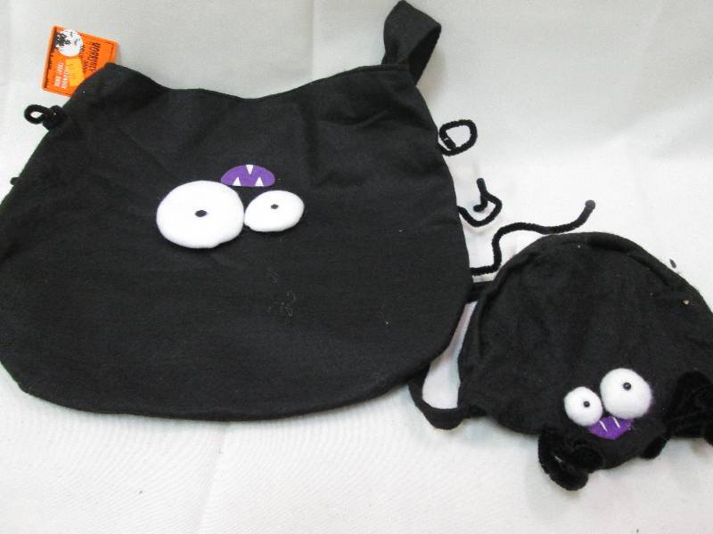 12 trick or treat bags and 25 party...