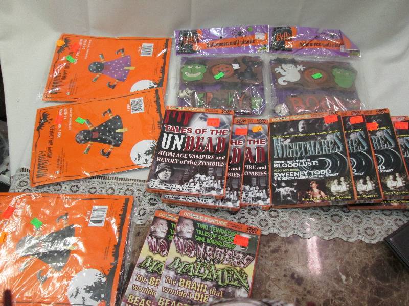 Assorted halloween themed items all...