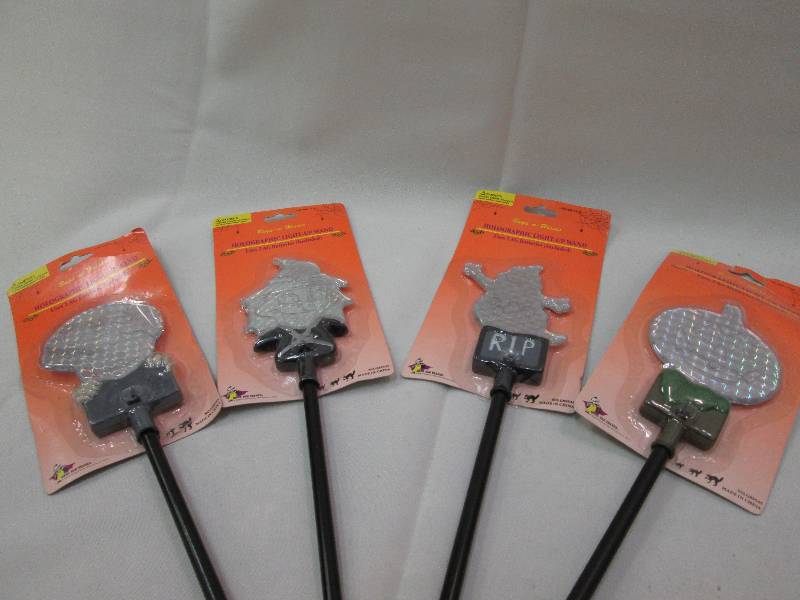 Holographic light-up wands 8witches...