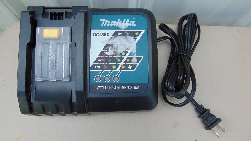 Makita  Battery Charger