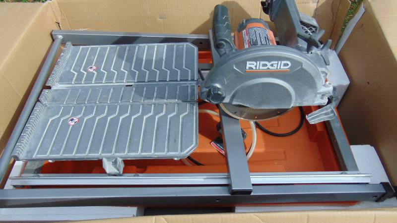 Ridgid 7 Tile Saw w Stand