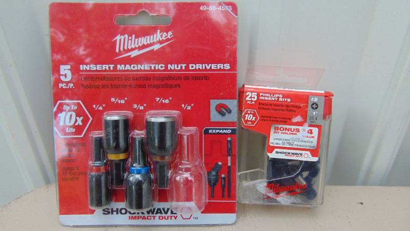 Milwaukee - 4 Piece Nut Drivers & 25 Phillips Bits