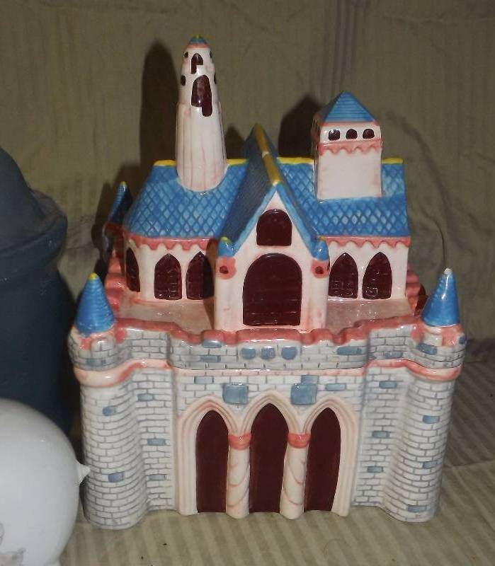 Housewares, Cookie Jar, Piggy Bank Lot
