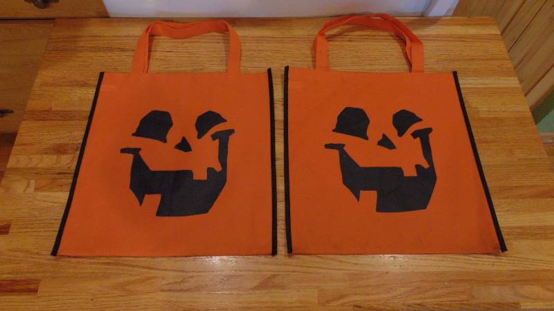 2 Trick-or-treat bags