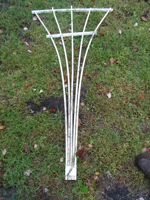 Metal outdoor trellis