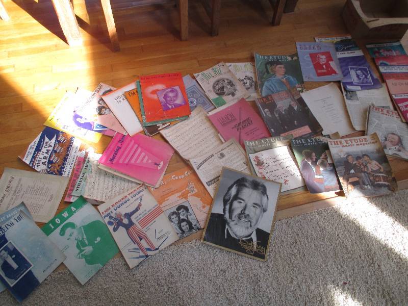Large lot of vintage sheet music, s...