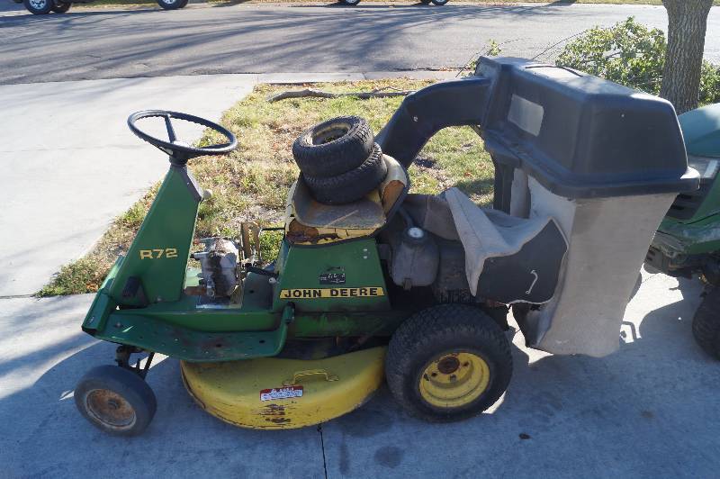 John Deere Riding Mower