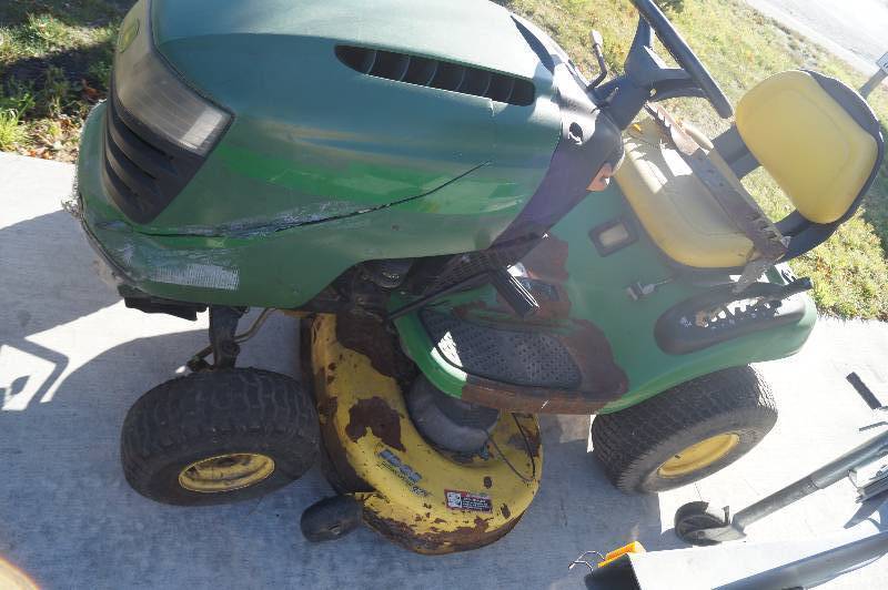 John Deere Riding Mower