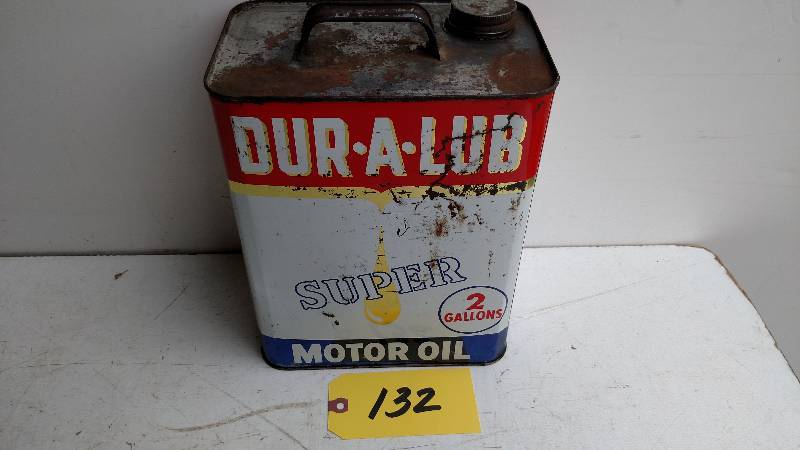 lot 132 image: Holiday Dur-a-lube Super 2 Gallon O...