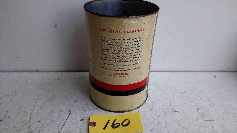lot 160 image: Veedol Flying V 5 Quart Oil Can...