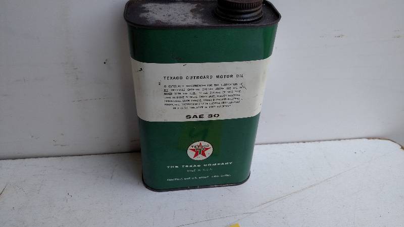 lot 182 image: Texaco Outboard Oil 1 Quart Can, Fe...