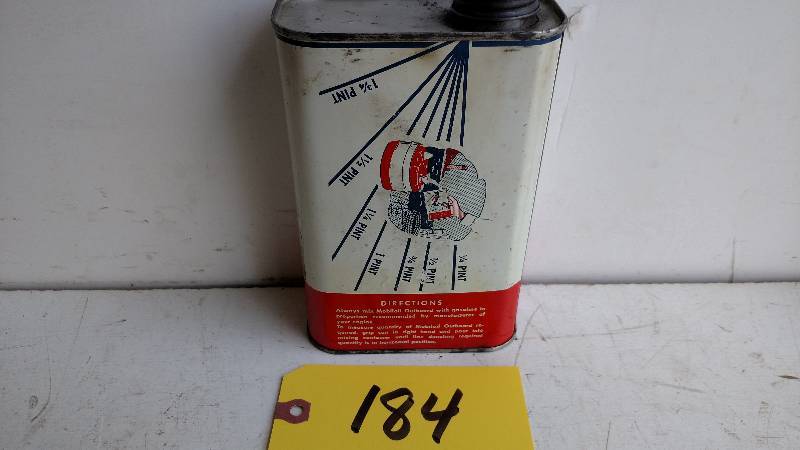 lot 184 image: Socony Mobiloil Pegasus Outboard Oi...