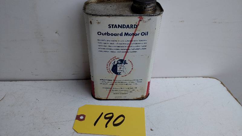 lot 190 image: Standard Oil Outboard Oil 1 Quart C...