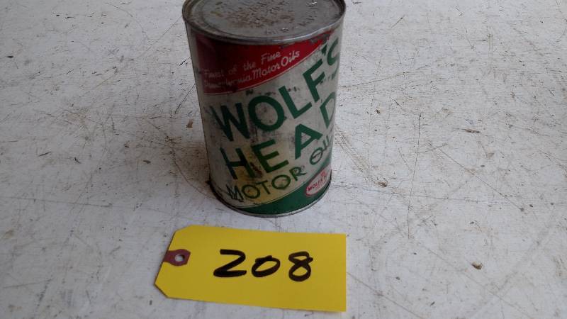 lot 208 image: Wolfs Head  Motor Oil 1 Quart Can...