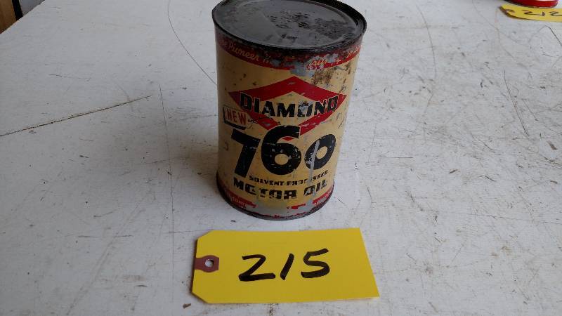 lot 215 image: Diamond 760  Motor Oil 1 Quart Can...