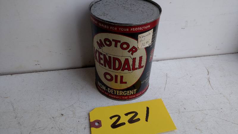 lot 221 image: Kendall  Motor Oil 1 Quart Can...