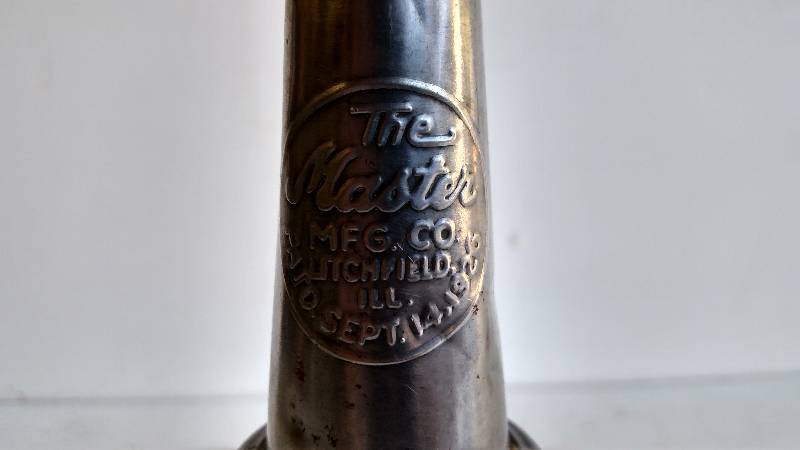 lot 305 image: Bulk Oil 1 Quart Jar with Master Fu...