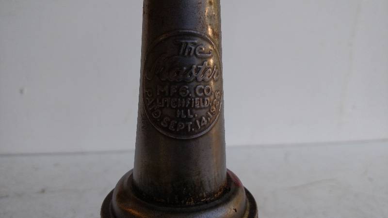 lot 306 image: Bulk Oil 1 Quart Jar with Master Fu...