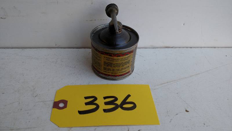 lot 336 image: Standard Oil Co. Finol Oil 4 oz. Ca...