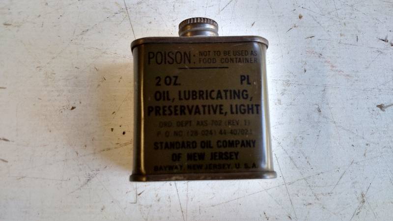 lot 337 image: Standard Oil Co. Lubricating Oil 2 ...