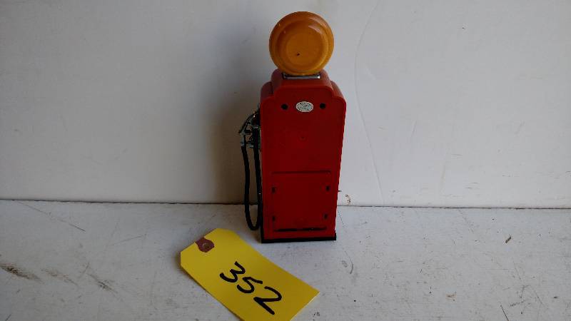 lot 352 image: Marksman Non-Stop Gas Pump Clock, 8...