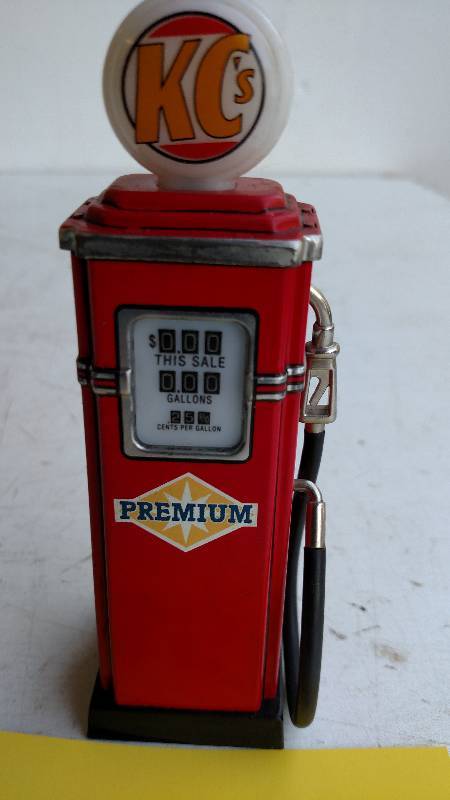 lot 358 image: KCs Premium Gas Pump, 6...