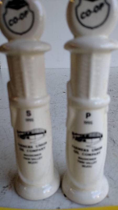 lot 359 image: Gas Pump Salt & Pepper Shakers, Far...