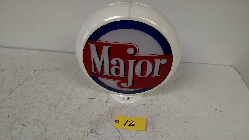 lot 12 image: Plastic Gas Pump Globe with Origina...