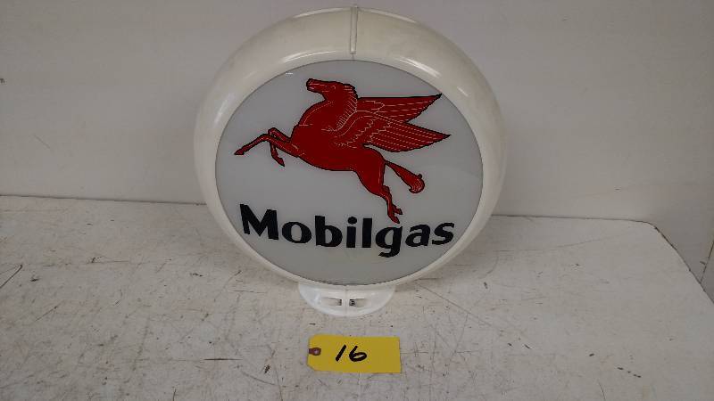 lot 16 image: Plastic Gas Pump Globe with Origina...