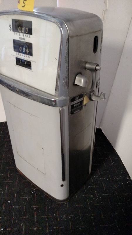 lot 5 image: A.O. Smith Model Smithway 483 Gas P...