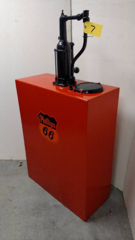 lot 7 image: Oil Lubester, Phillips 66 Oil Tank w...