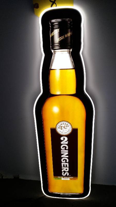 lot 8 image: 2 Gingers Irish Whiskey Light, 9.5 ...