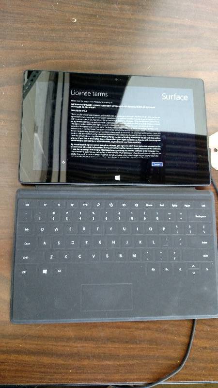 lot 247 image: Microsoft Surface, Windows RT, 32 G...