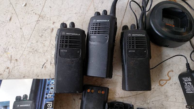 lot 138 image: (3) Motorola HT750 Portable Radios ...