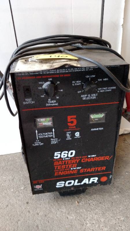 lot 140 image: Solar 560 Battery Charger, Works...