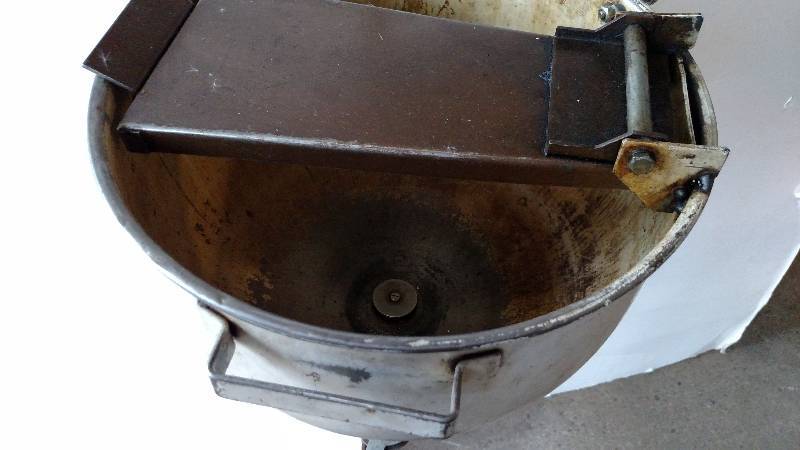 lot 141 image: Alemite Oil Drain Pan...