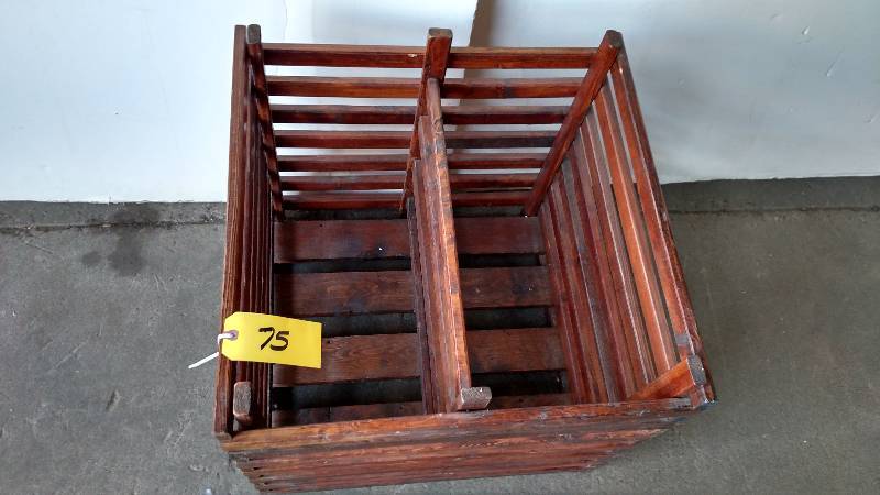 lot 75 image: Display Crate, 24x24x24...