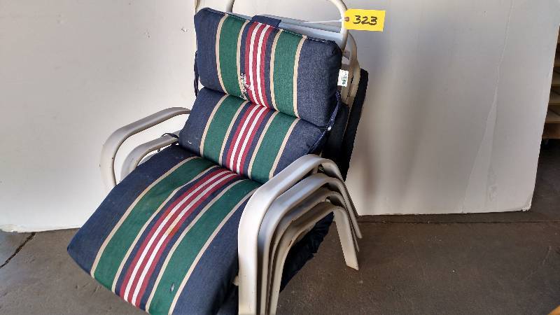 lot 323 image: (4) Patio Chairs with (3) Cushions...