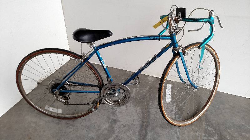 Schwinn Varsity 27 Bicycle, 10 Spe...